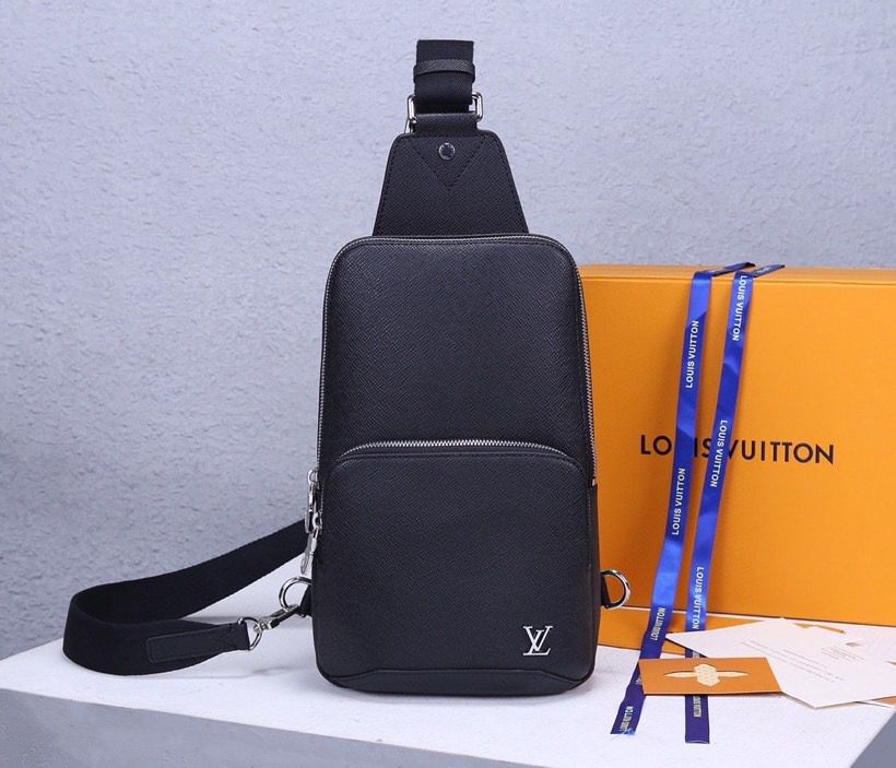 LV Avtlmue Sling Bag Taiga Black For Mtlm, Bags, Messtlmger And Crossbody Bags 12.2in/31cm LV M30443