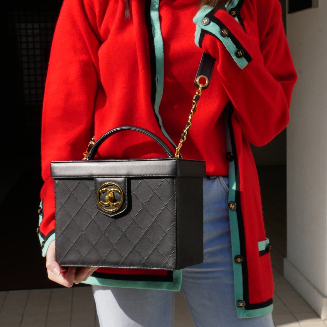 CHANEL 1994-1996 Black Lambskin Cosmoline 2way Vanity Bag AK17189d